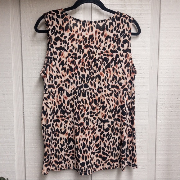 Daisy Fuentes Sleeveless Blouse - Picture 5 of 8